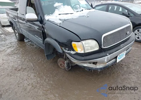 2001 Toyota Tundra Sr5 V8 z USA, uszkodzony, nr VIN 5TBRT34171S135065